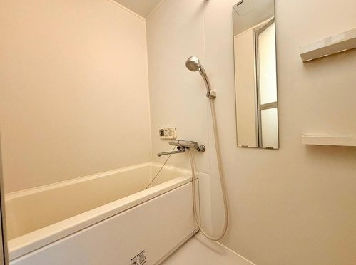 京橋第一コーポ　６階の浴室