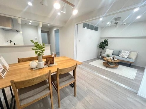 プレシオ野江　4階の居間・リビング