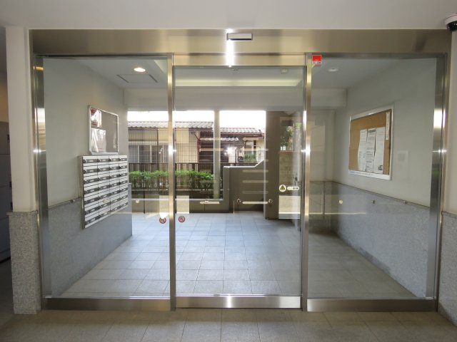 アイディスクエア川越新富町のエントランス