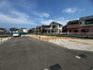 【前面道路含む現地写真】 | 西大路町　売土地　全５区画 | ローソンまで徒歩７分！スギ薬局まで徒歩９分！ニトリまで徒歩１８分！お買い物に便利な立地ですね♪