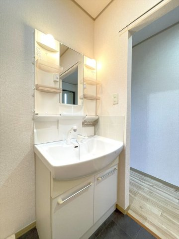 アピエ壱番館の独立洗面台|※写真は別室です。