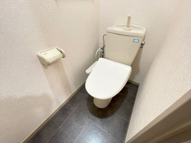 アピエ壱番館のトイレ|※写真は別室です。