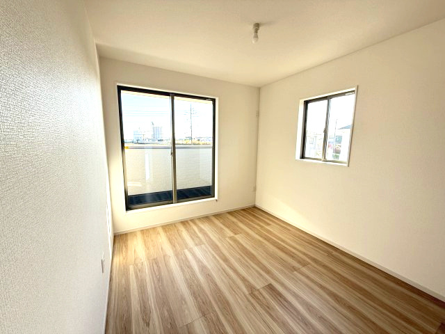 アーバンスタイル渋川市八木原１期　４号棟の洋室|２階洋室1です