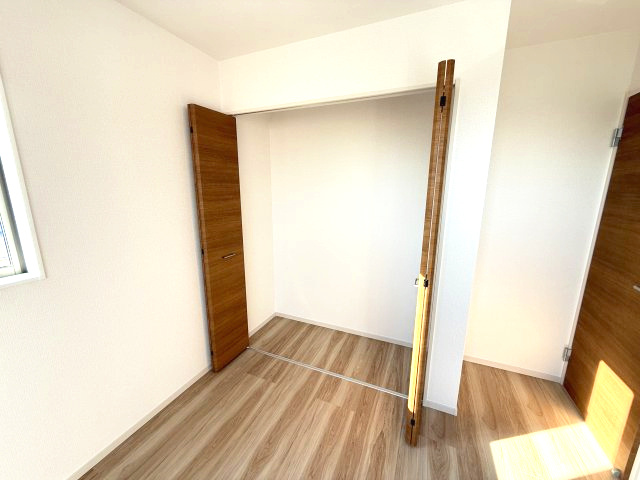アーバンスタイル渋川市八木原１期　４号棟の収納|２階洋室1収納です。