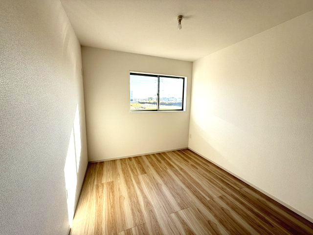 アーバンスタイル渋川市八木原１期　４号棟の洋室|２階洋室３です
