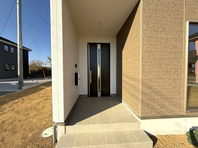 アーバンスタイル渋川市八木原１期　４号棟|毎日通る玄関はこちらです