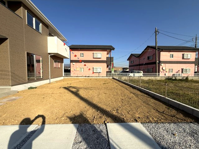 アーバンスタイル渋川市八木原１期　４号棟の庭|広々したお庭です。ガーデニングやバーベキューなども楽しめますよ！