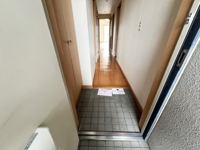 リヴィエール大高の玄関