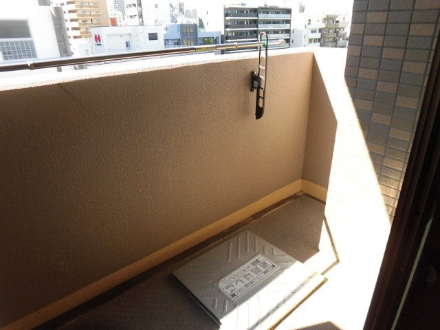 大阪市天王寺区東高津町の賃貸マンションのバルコニー