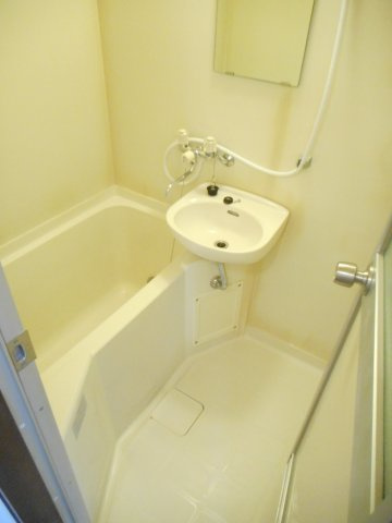 宮沢ハイツの浴室|きれいなお風呂です