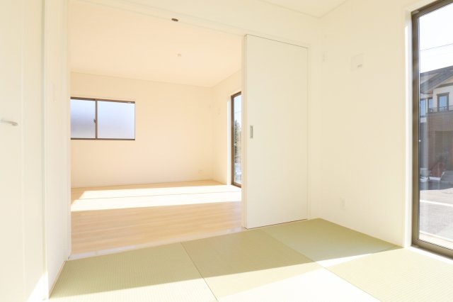 郡山市富田町大徳南第19　　　4号棟　　小山田小学校、大槻中学区の居間・リビング