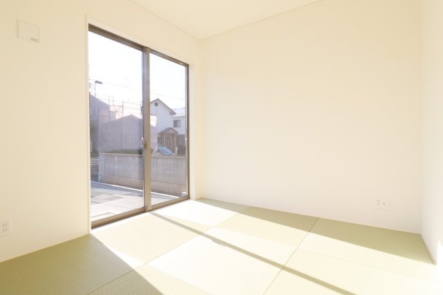 郡山市富田町大徳南第19　　　4号棟　　小山田小学校、大槻中学区の和室|リビングに隣接する和室♪