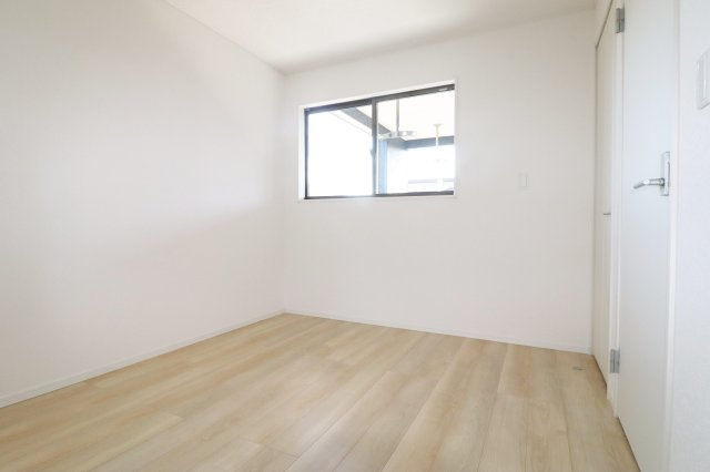 郡山市富田町大徳南第19　　　4号棟　　小山田小学校、大槻中学区の洋室