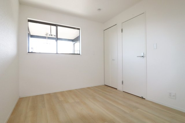 郡山市富田町大徳南第19　　　4号棟　　小山田小学校、大槻中学区の洋室