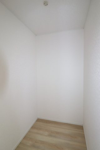 郡山市富田町大徳南第19　　　4号棟　　小山田小学校、大槻中学区の洋室