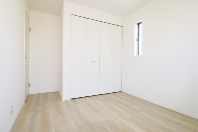 郡山市富田町大徳南第19　　　4号棟　　小山田小学校、大槻中学区の洋室