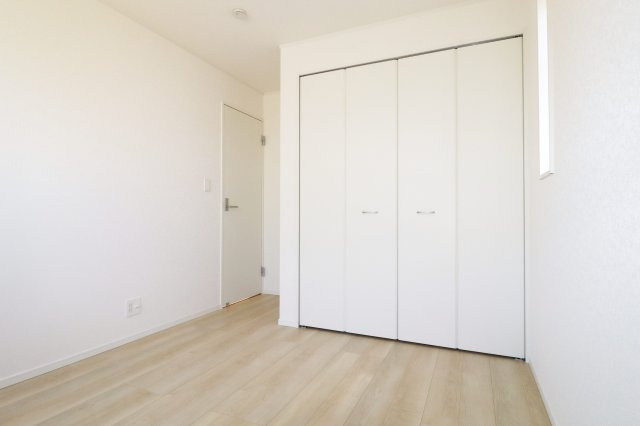 郡山市富田町大徳南第19　　　4号棟　　小山田小学校、大槻中学区の洋室