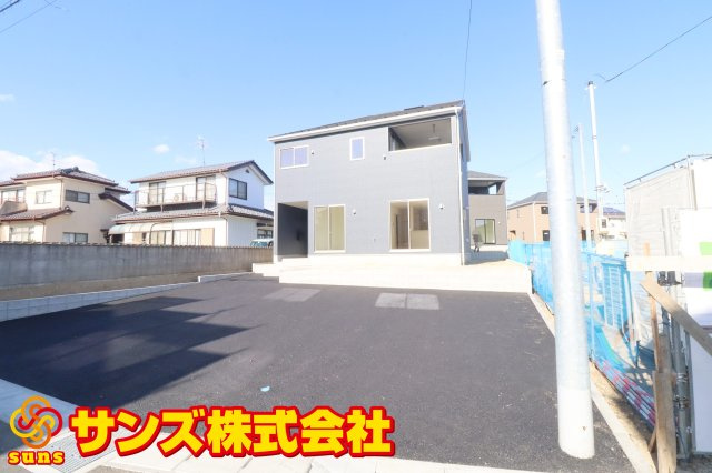 郡山市富田町大徳南第19　　　4号棟　　小山田小学校、大槻中学区の外観|南東側から見た駐車場を含む外観