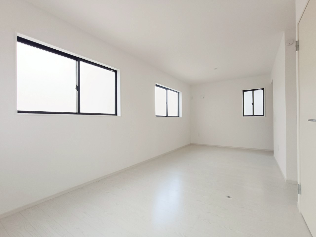 八潮市　大瀬　　新築戸建　　全1棟の洋室|施工例です