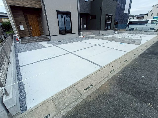 八潮市　大瀬　　新築戸建　　全1棟の駐車場|施工例です