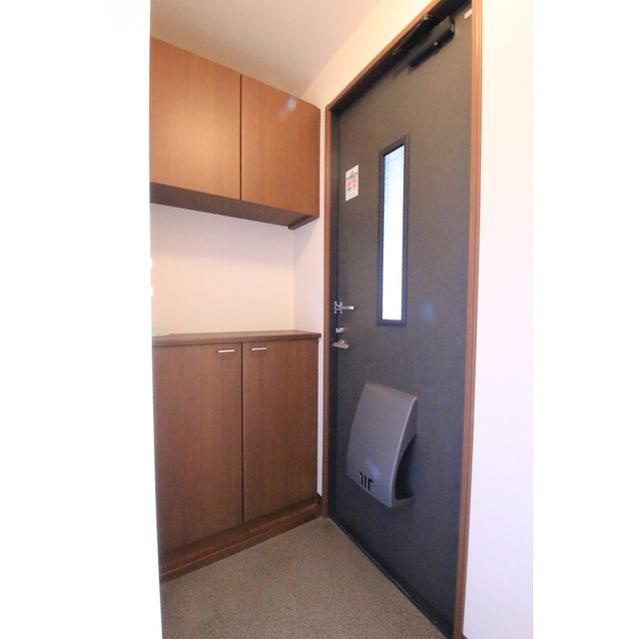 ヴィルヌーブ　Ａの玄関