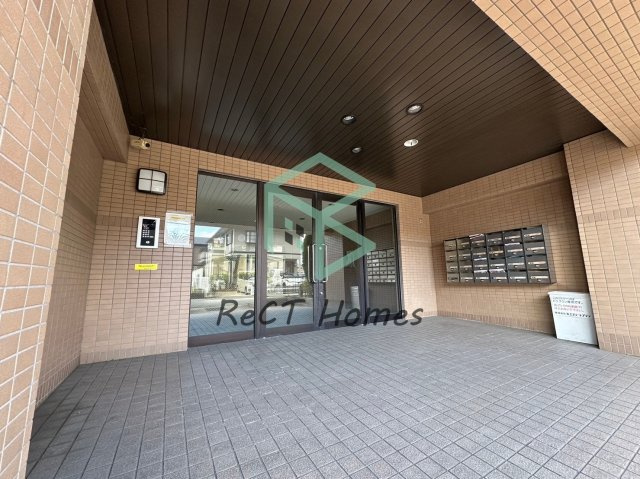 オーセント飯田のエントランス