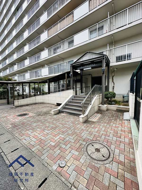 コープ野村大手町Ⅱのエントランス