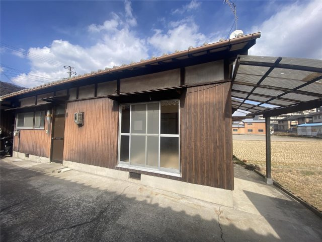 姫路市広畑区西蒲田の一戸建ての外観