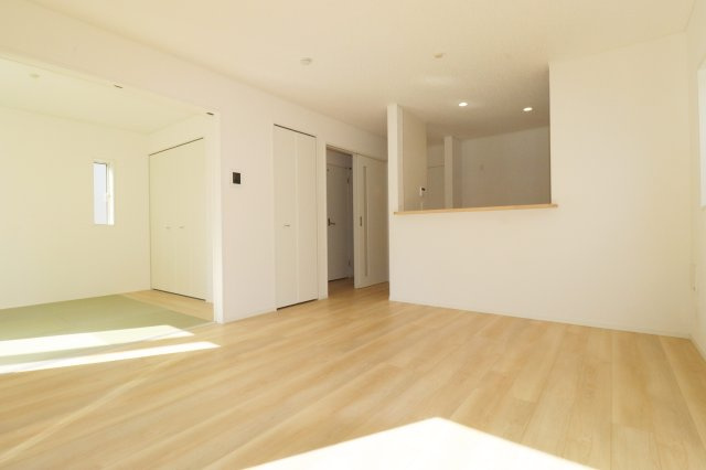 郡山市富田町大徳南第19　　　8号棟　　小山田小学校、郡山第6中学区の居間・リビング