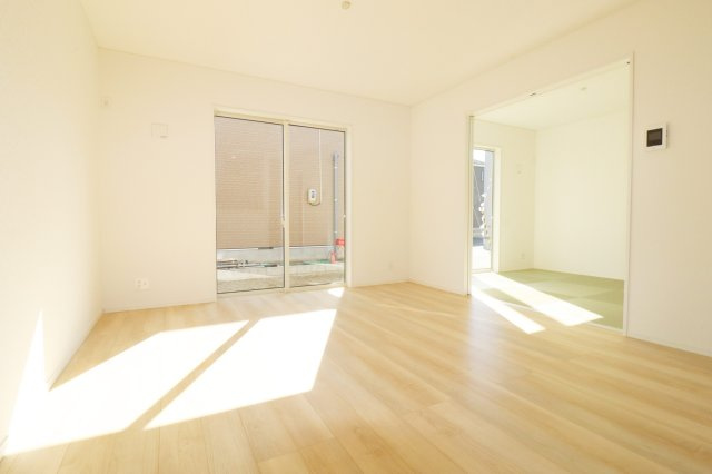 郡山市富田町大徳南第19　　　8号棟　　小山田小学校、郡山第6中学区の居間・リビング