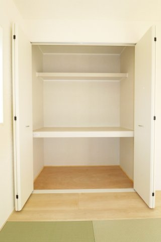 郡山市富田町大徳南第19　　　8号棟　　小山田小学校、郡山第6中学区の収納|リビングに隣接する和室♪