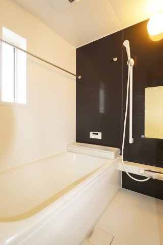 郡山市富田町大徳南第19　　　8号棟　　小山田小学校、郡山第6中学区の浴室