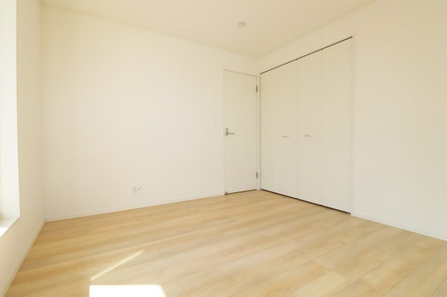 郡山市富田町大徳南第19　　　8号棟　　小山田小学校、郡山第6中学区の洋室