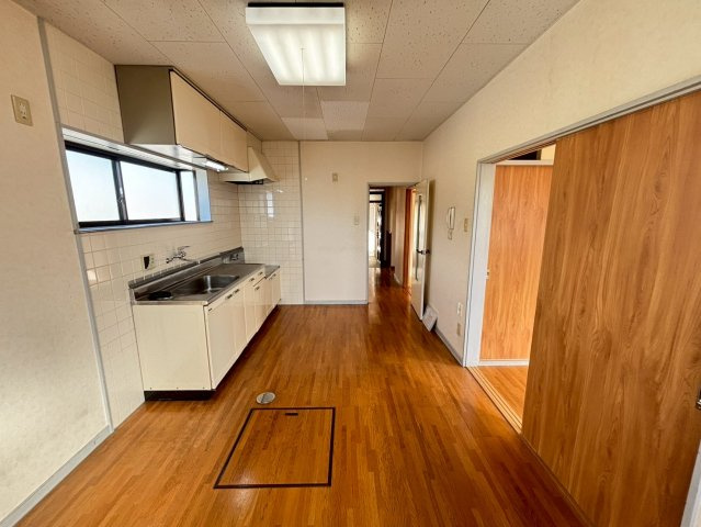 中屋ビルの居間・リビング