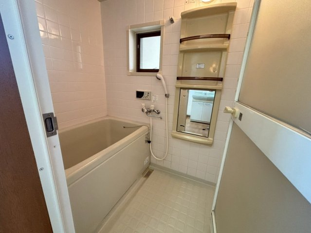 中屋ビルの浴室