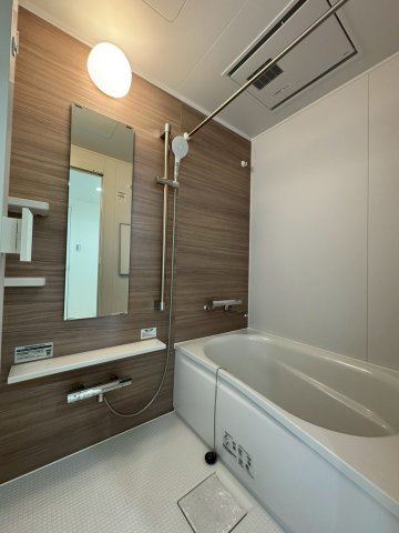 守口ハイライフB棟の浴室|年中大活躍の浴室乾燥機付きです。