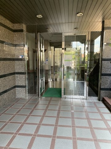 プレステージ神戸神陵台のエントランス