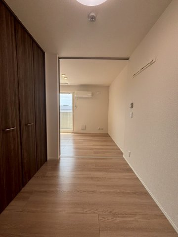 柏崎市三和町のアパートの居間・リビング