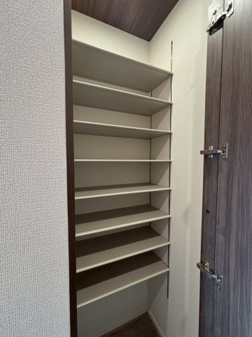 柏崎市三和町のアパートの収納