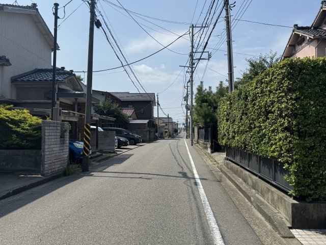 中央区水道町2丁目　中古戸建の前面道路含む現地写真