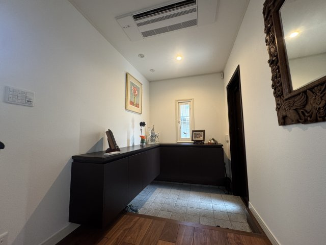 中央区水道町2丁目　中古戸建の玄関|※プライバシー保護の為、家具消し修正をしています