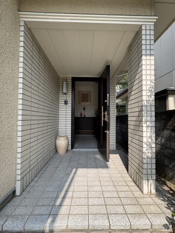 中央区水道町2丁目　中古戸建の玄関