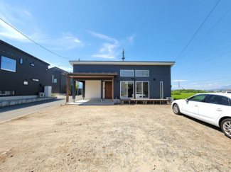 【駐車場】 | 敷地面積74坪　広々とした駐車場・お庭