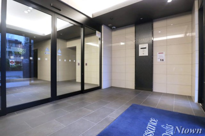 【エントランス】 | プレサンス葵デュリス | エントランスです