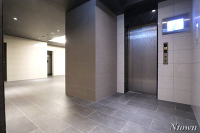 【ロビー】 | プレサンス葵デュリス | 清潔なロビーです