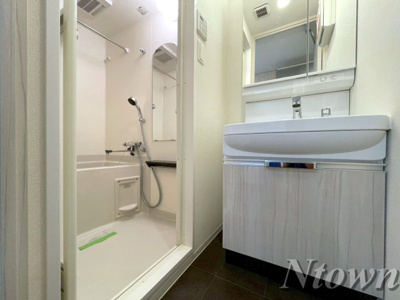 【洗面所】 | プレサンス葵デュリス | ゆったりとスペースのある洗面所