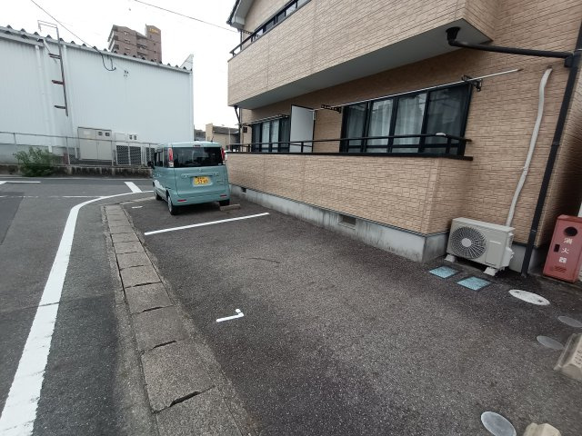 日之出丸太コーポⅡの駐車場