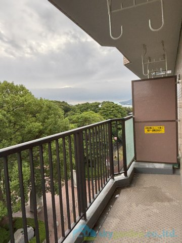 扶桑ハイツ平塚総合公園のバルコニー