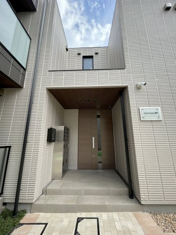 Ｇｒａｃｅ　ｃｏｕｒｔ東棟のエントランス