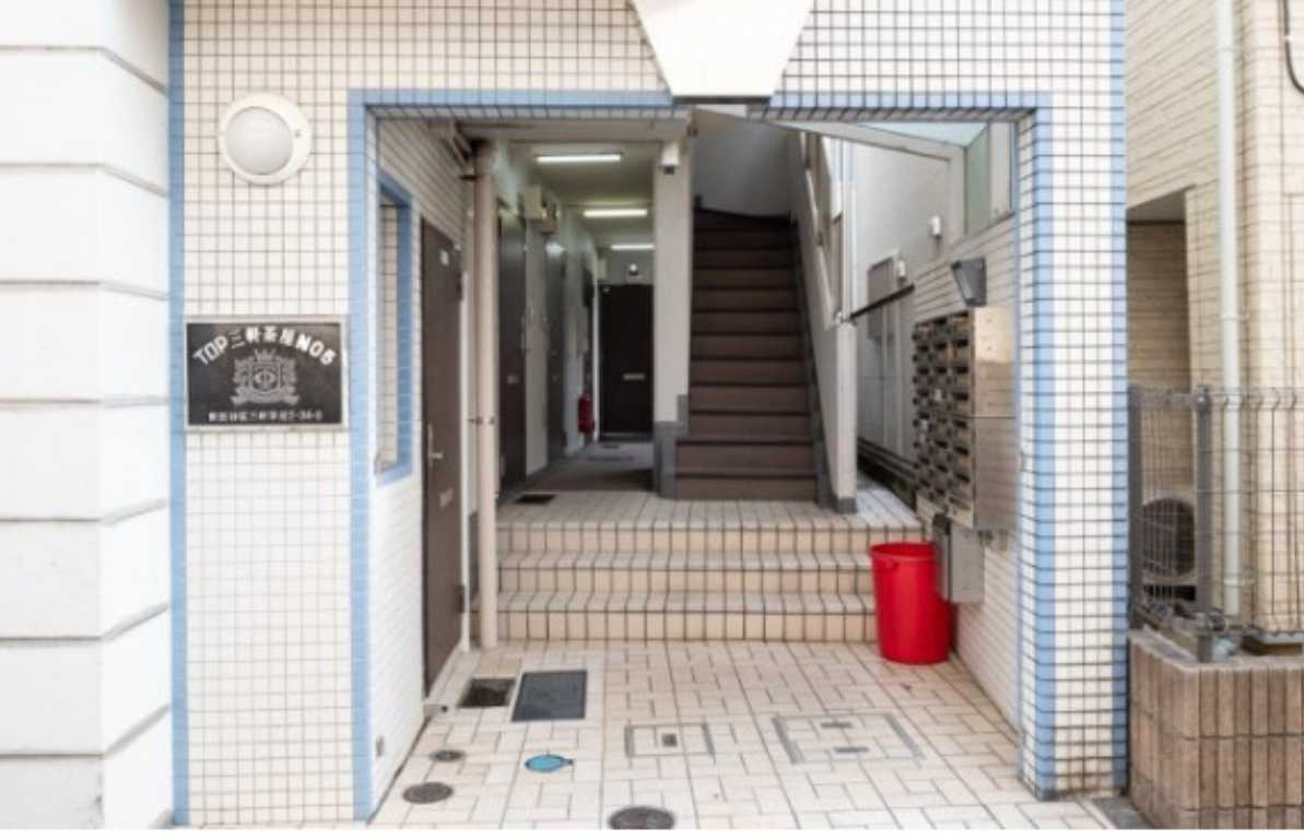 トップ三軒茶屋第５　分譲賃貸　TVドアホン　システムキッチンのエントランス